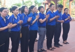Chi đoàn Cán bộ giáo viên Trường Trung cấp Luật Đồng Hới tổ chức dâng hương tại Quảng trường Hồ Chí Minh