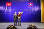 Trường Trung cấp Luật Đồng Hới được trao tặng Huân chương lao động và Huy chương hữu nghị của nước CHDCND Lào.