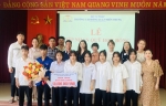 Resort Hoa Lan Chính Trương tặng học bổng cho quỹ học bổng học sinh nghèo vượt khó của Trường Cao đẳng Luật miền Trung